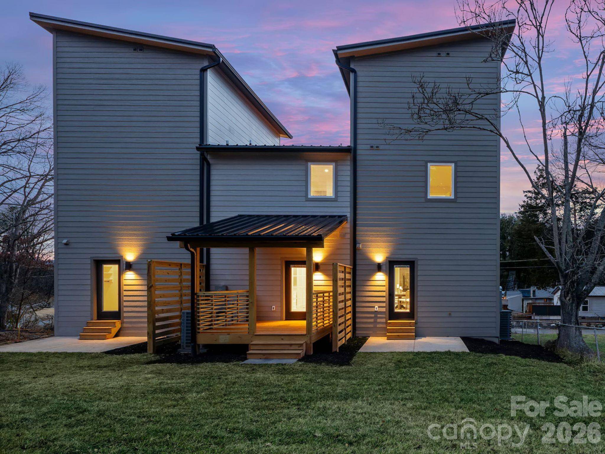 9 Gudger RD, Asheville, NC 28806