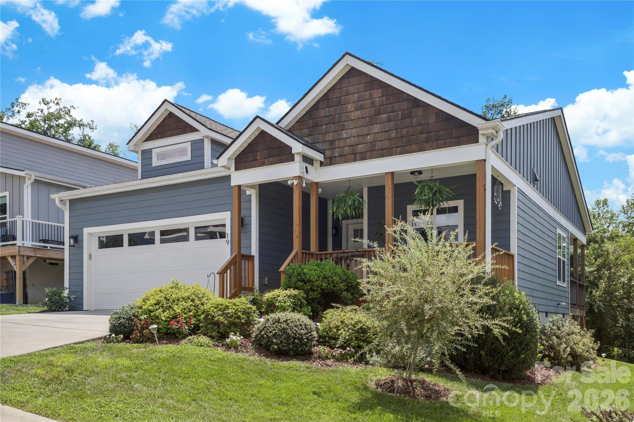 19 Woodbridge Park DR, Asheville, NC 28803