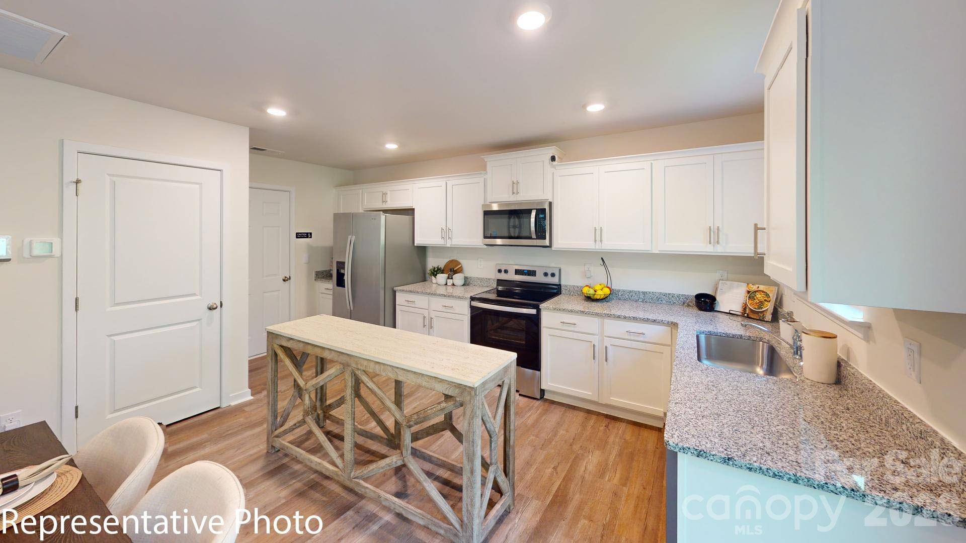 2808 Frances View LN, Lincolnton, NC 28092