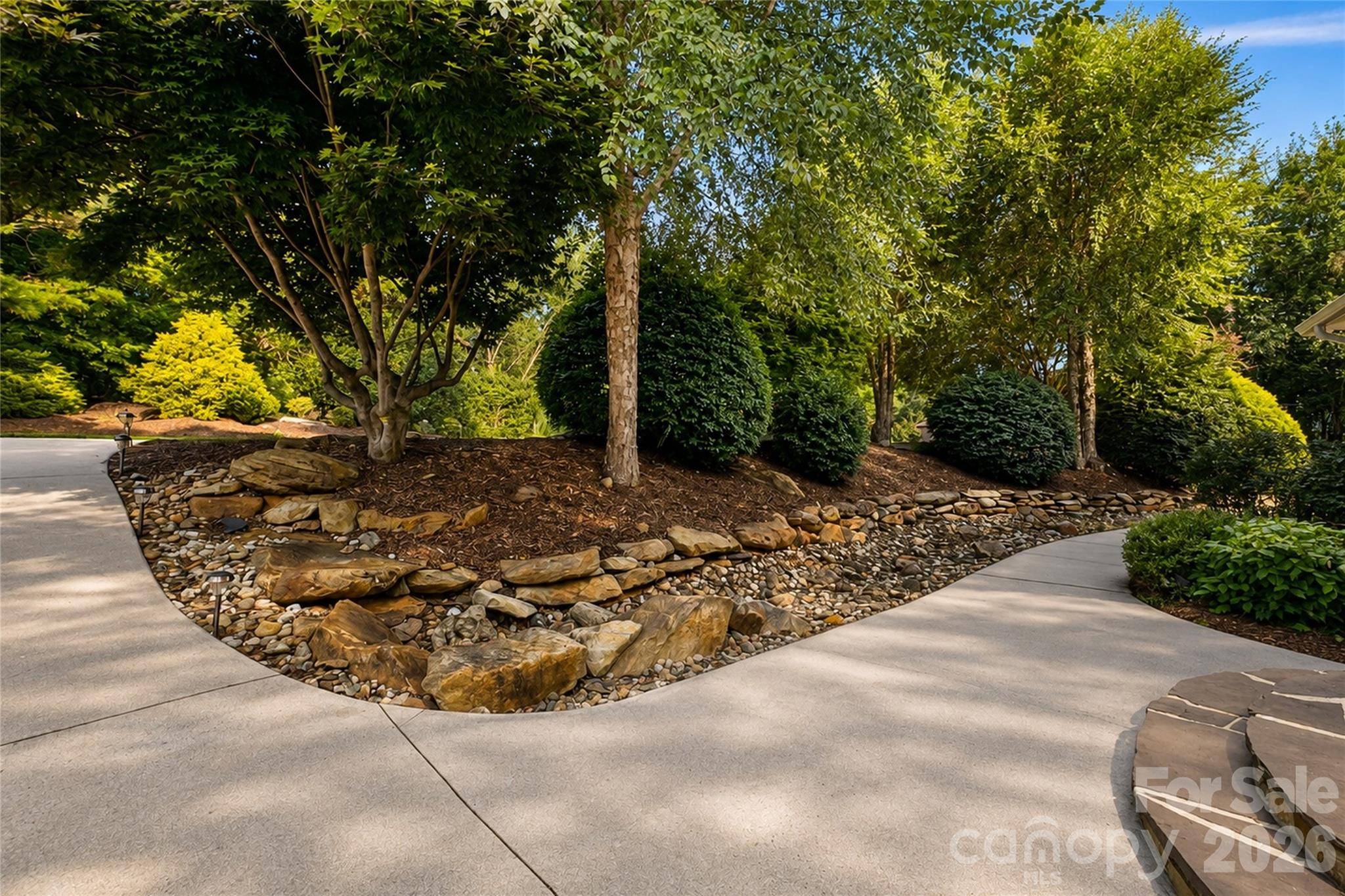 6047 Chaucer LN, Granite Falls, NC 28630