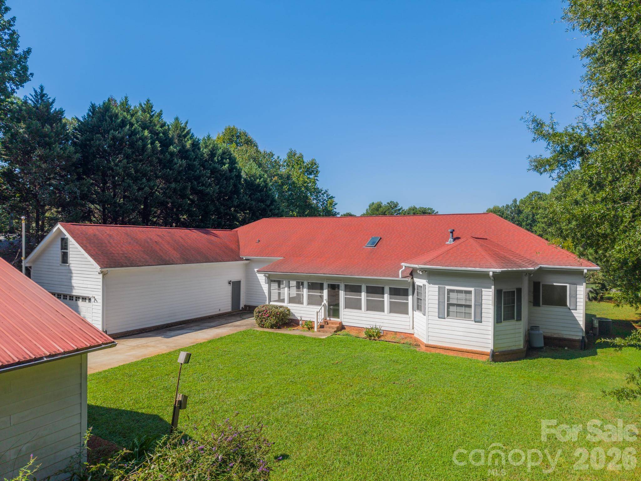 1673 Forest Ridge DR, Stanley, NC 28164