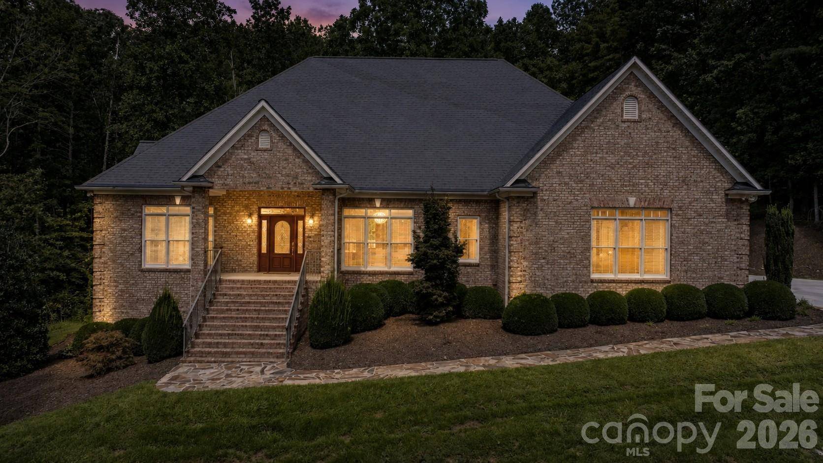 2752 Brittany DR, Lenoir, NC 28645