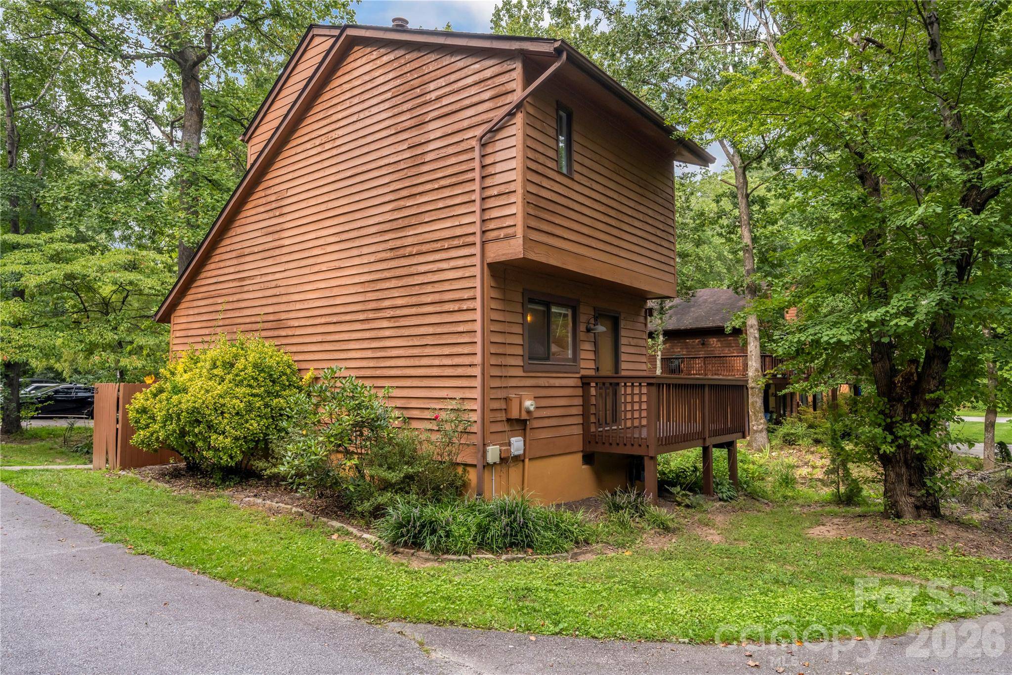 15 N Garden CT, Fletcher, NC 28732