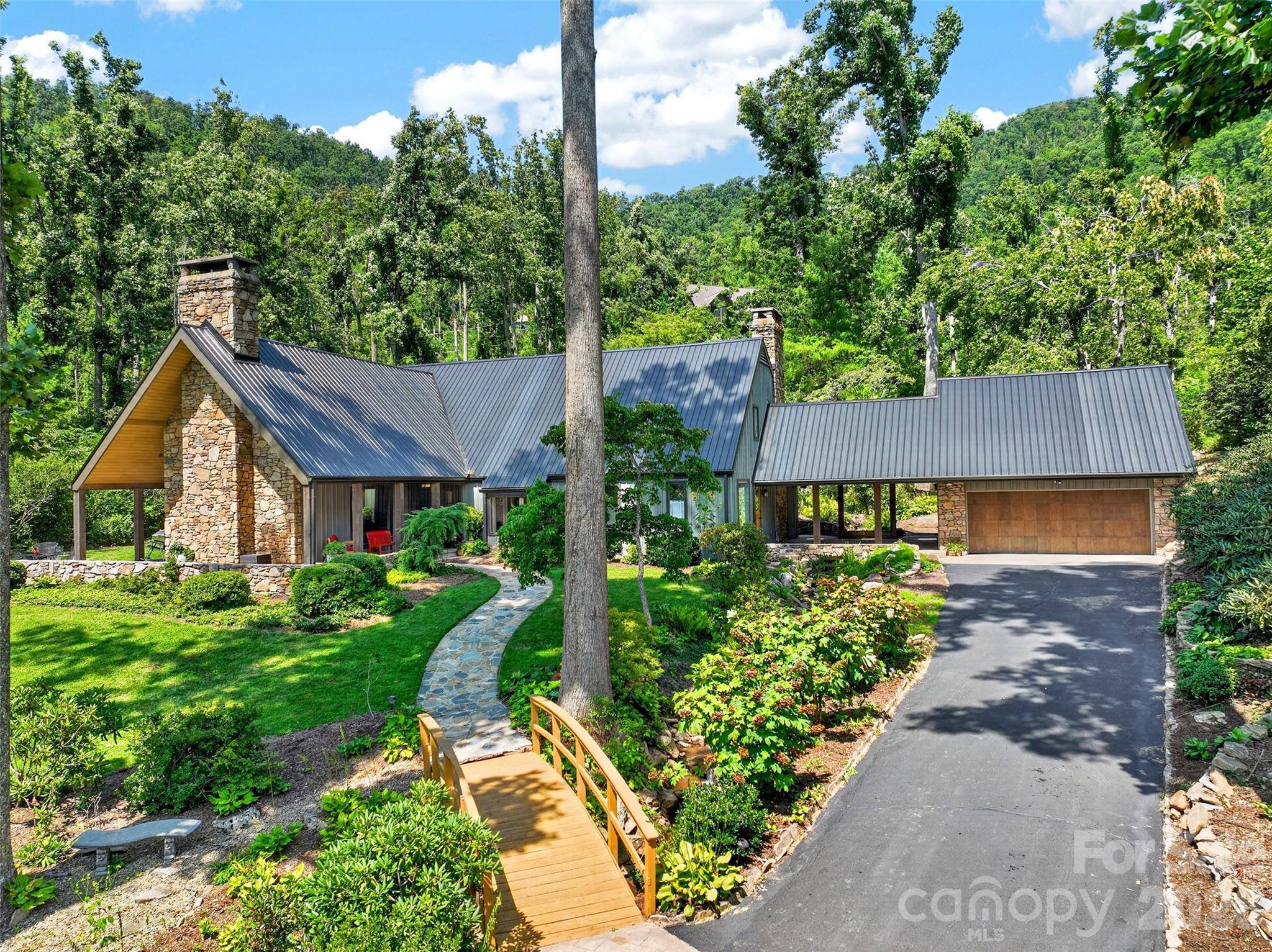 299 Webb Cove RD, Asheville, NC 28804