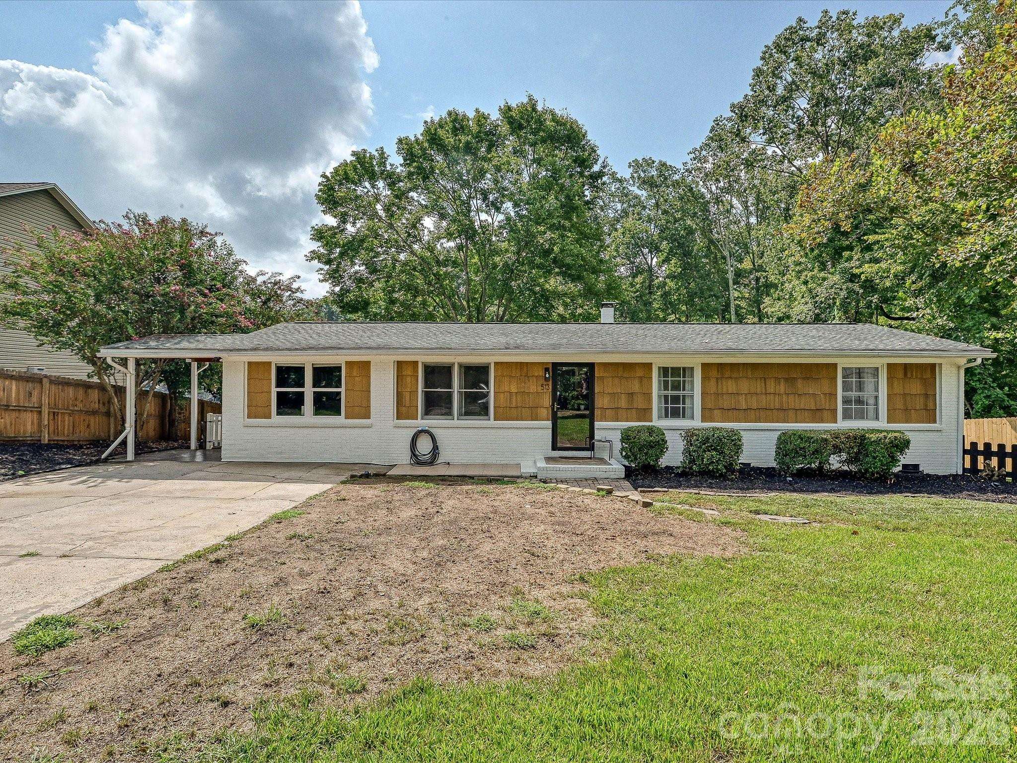 513 Paradise CIR, Belmont, NC 28012