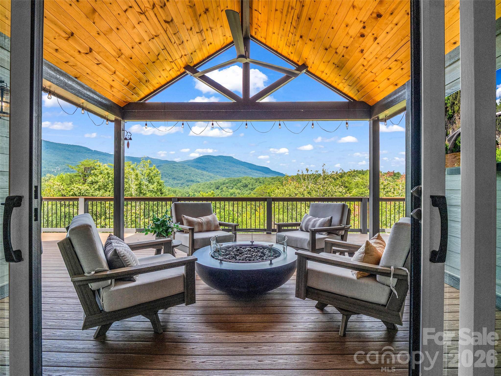73 Jackson Ridge LN, Mill Spring, NC 28756