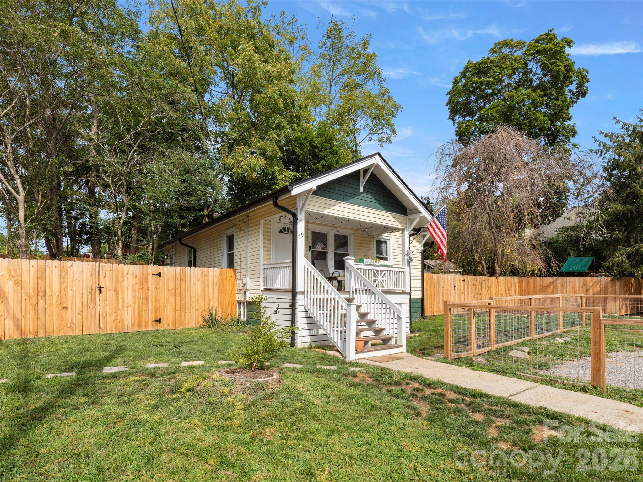 49 Allen ST, Asheville, NC 28806