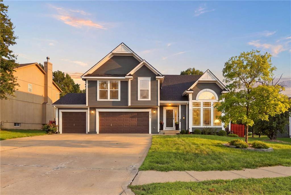 5343 Kenton ST, Shawnee, KS 66226