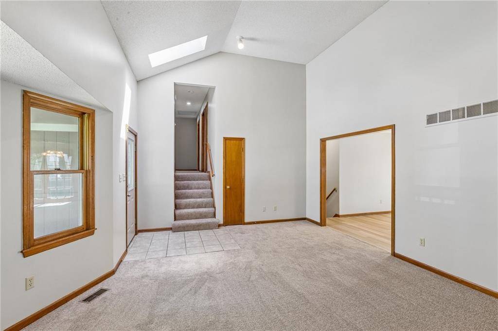 412 SE HAMILTON CT, Blue Springs, MO 64014