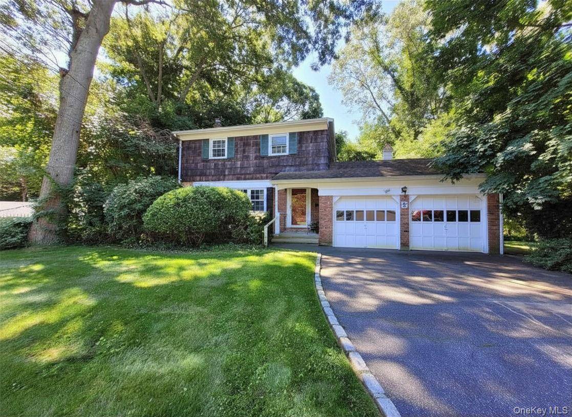 5 Pan CT, South Huntington, NY 11746