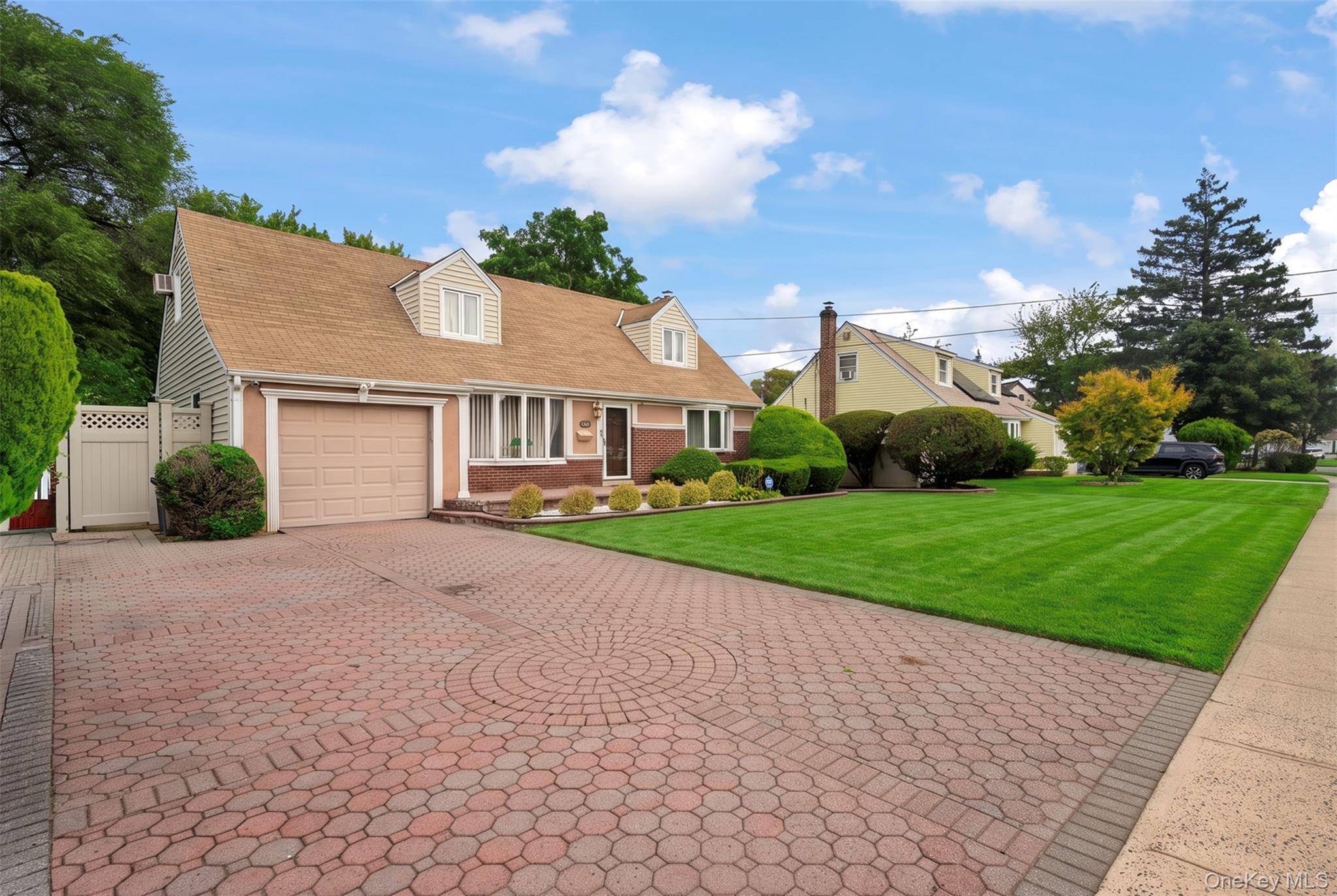 868 Spring AVE, Uniondale, NY 11553