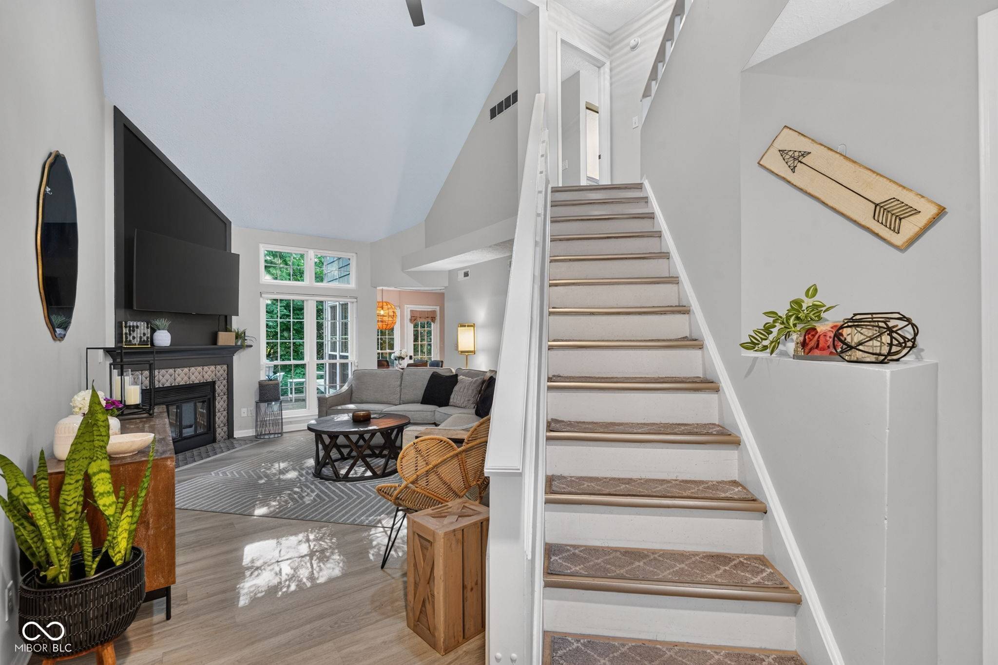 7791 Harbour ISLE, Indianapolis, IN 46240