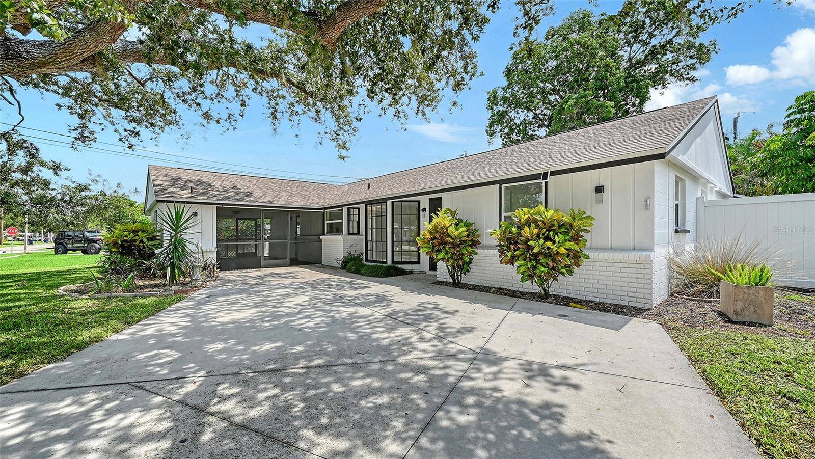 6711 S LOCKWOOD RIDGE RD, Sarasota, FL 34231