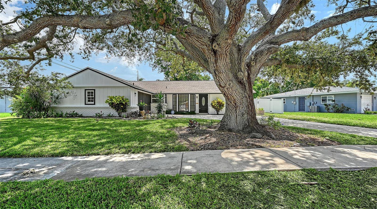 6711 S LOCKWOOD RIDGE RD, Sarasota, FL 34231