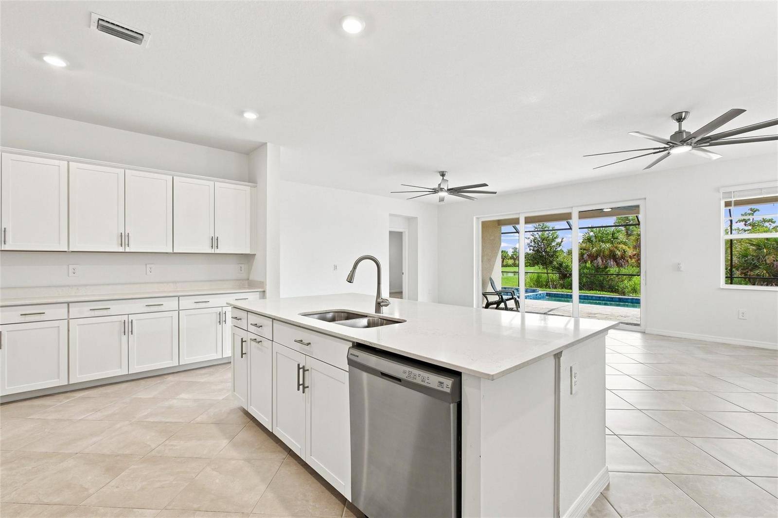 11296 PINOT DR, Venice, FL 34293