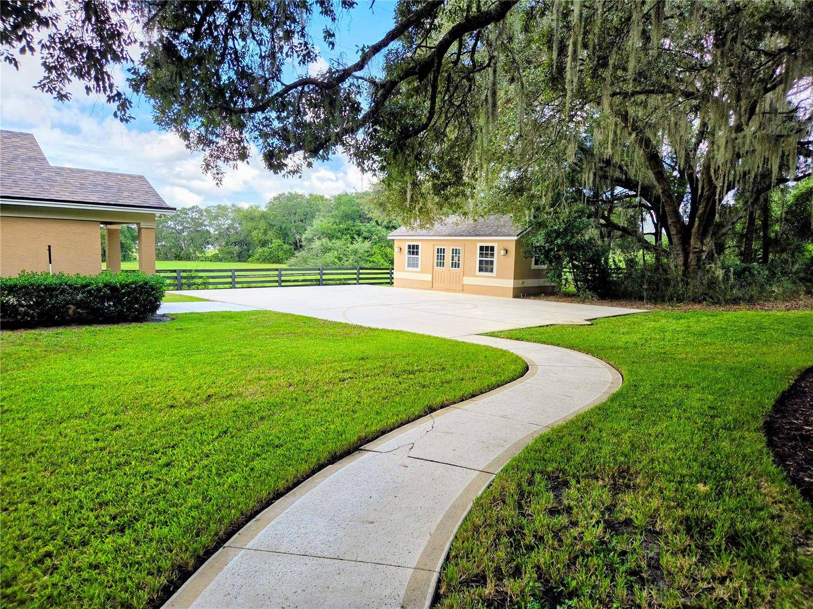 1251 ALABAMA AVE, Lady Lake, FL 32159