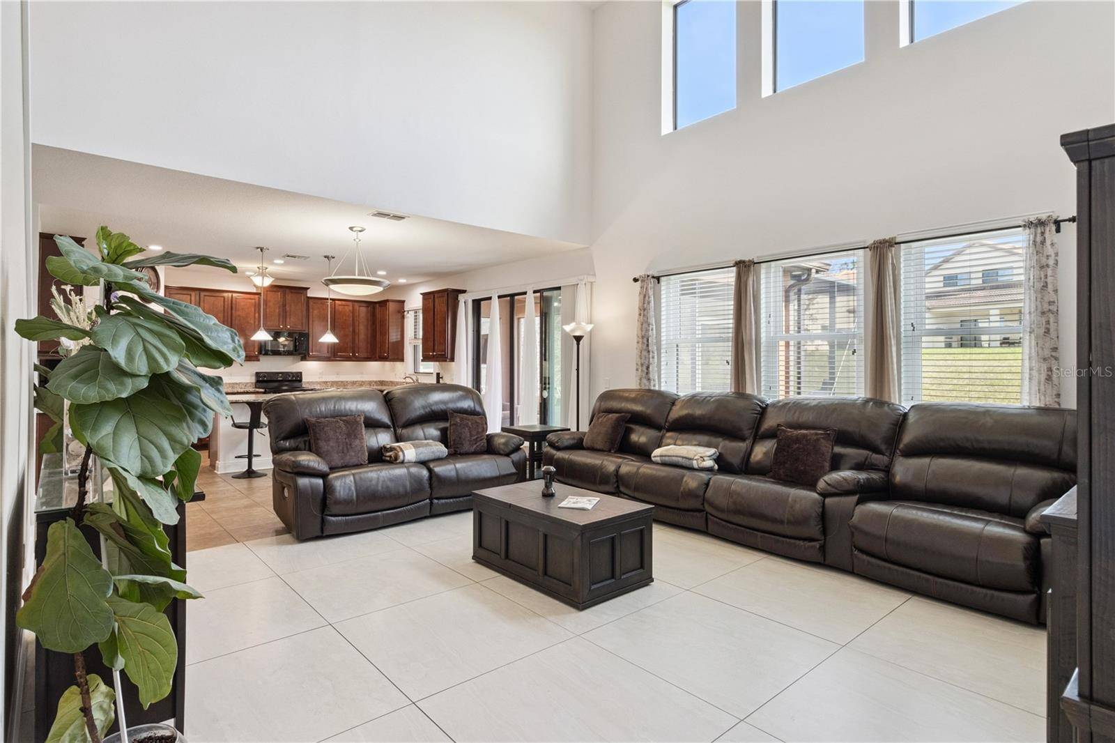 3979 SUNSET LAKE DR, Lakeland, FL 33810