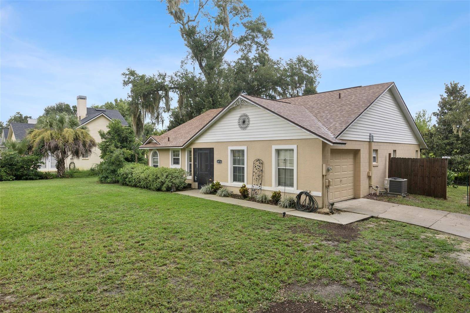 30724 FAIRVIEW AVE, Tavares, FL 32778