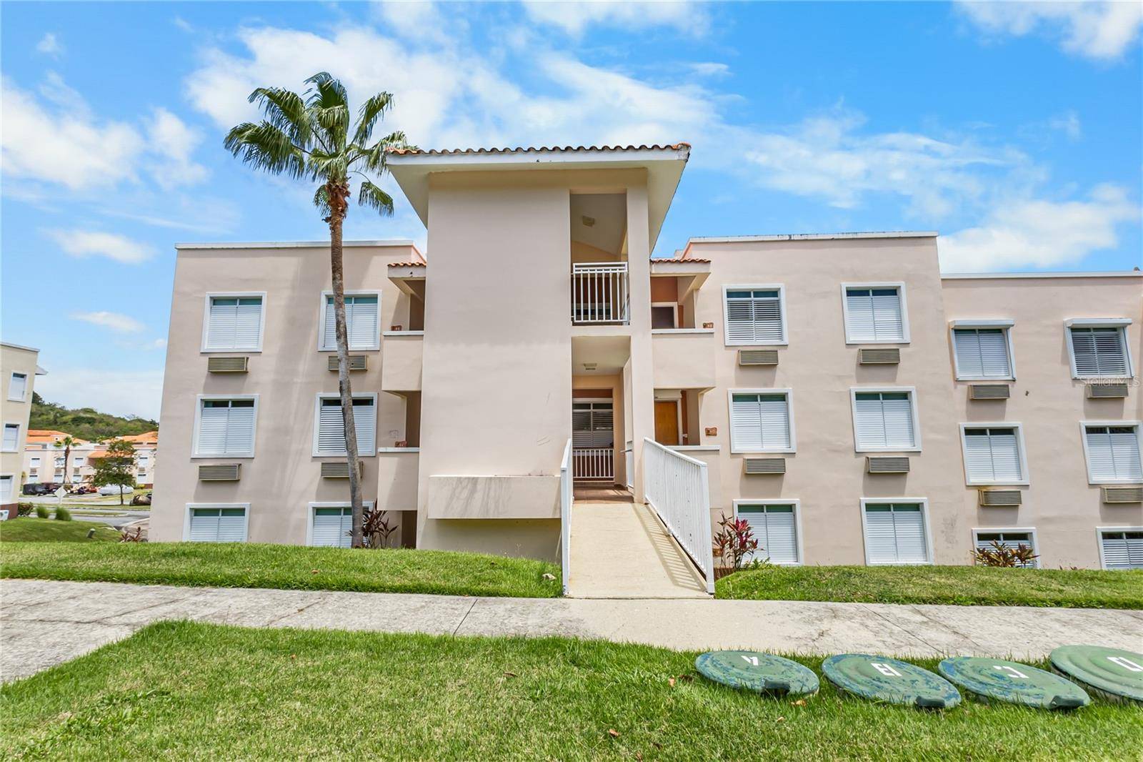 180 PALMAS DRIVE #9C, Humacao, PR 00791