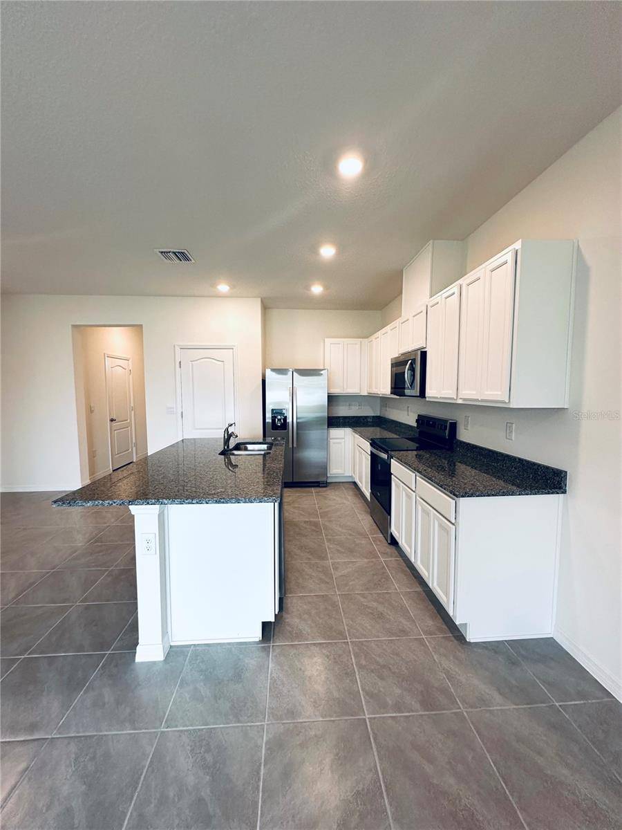 1232 DRAINTREE ST, Davenport, FL 33837