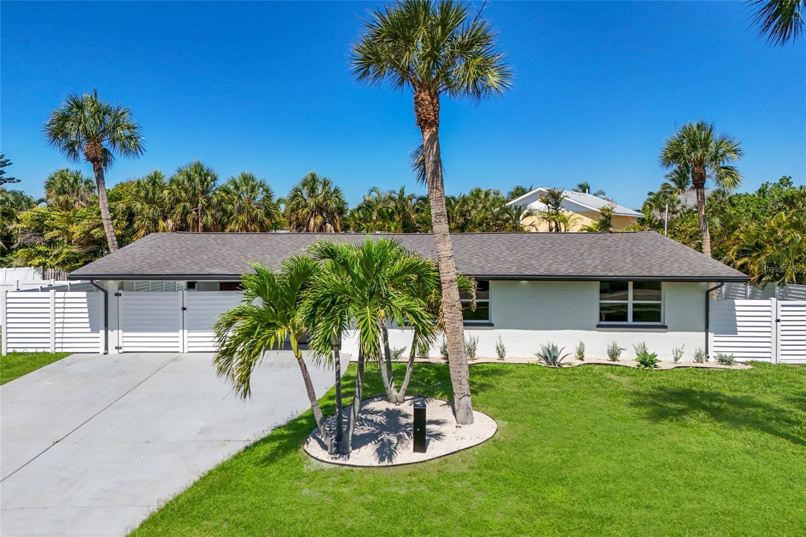 214 85TH ST, Holmes Beach, FL 34217
