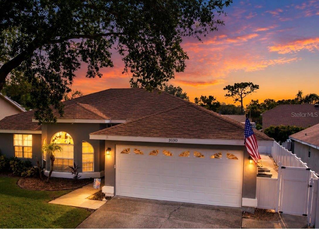 1690 WINNERS CIR, Tarpon Springs, FL 34689