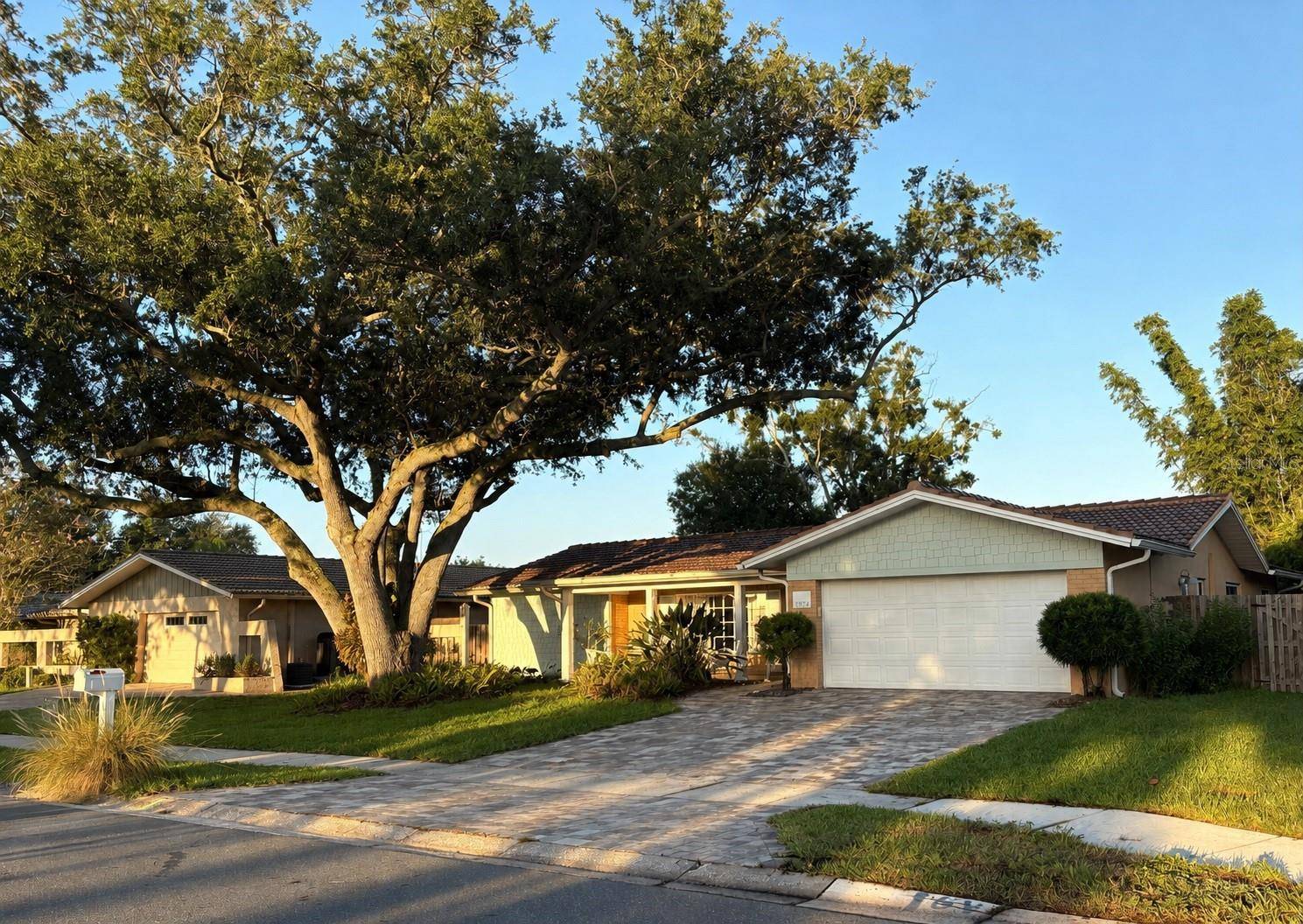 1874 WATEROAK DR W, Clearwater, FL 33764