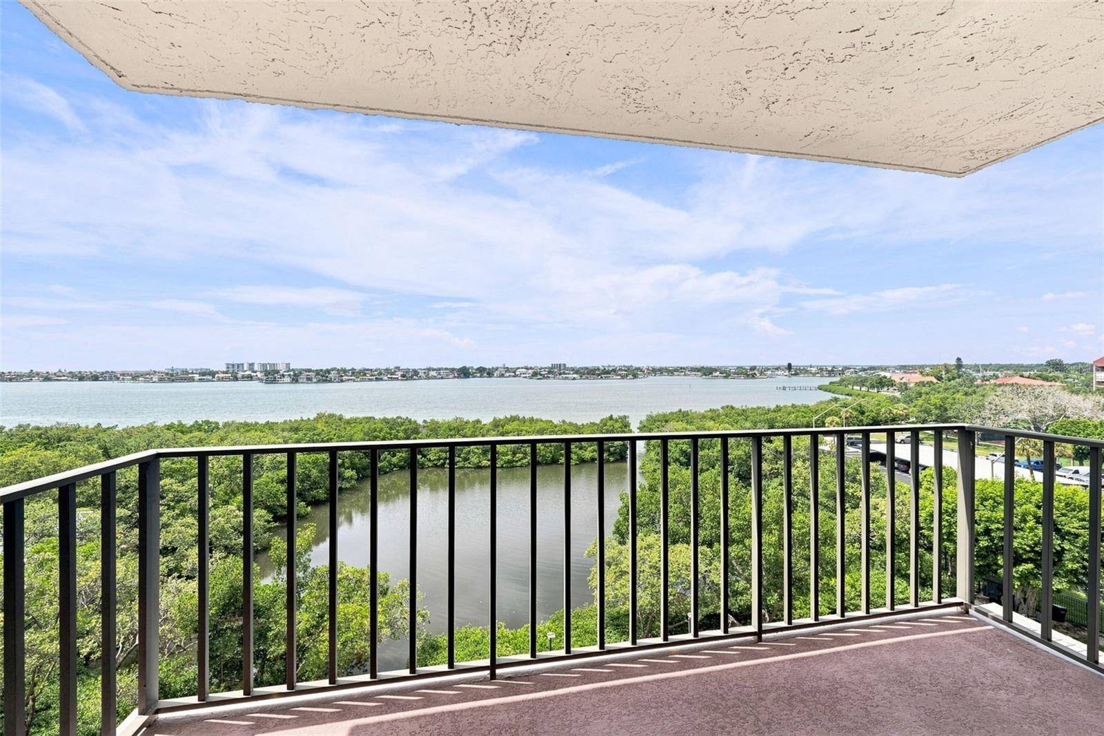 7050 SUNSET DR S #610, South Pasadena, FL 33707