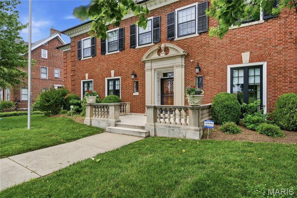 5591 Lindell BLVD, St Louis, MO 63112