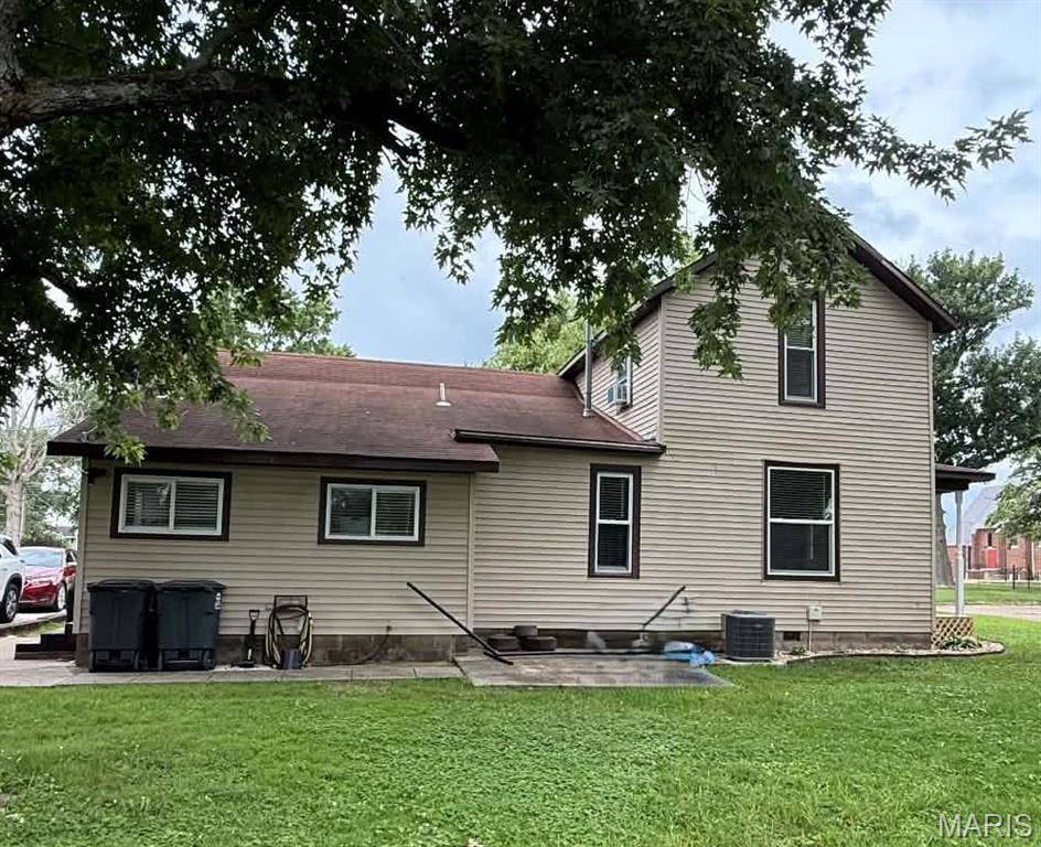 808 W Madison, Altamont, IL 62411
