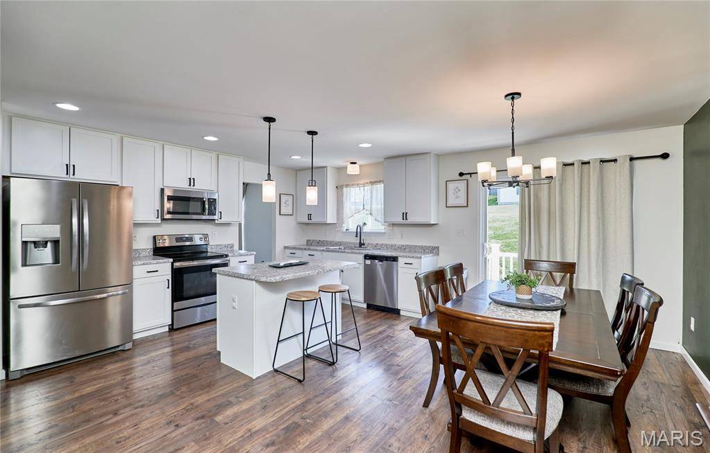 224 Quiet Bend DR, Wentzville, MO 63385