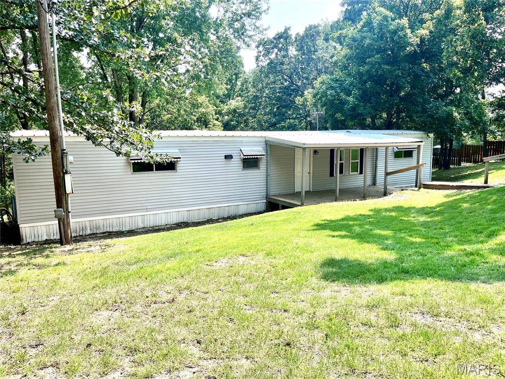 3867 Flucom RD, De Soto, MO 63020