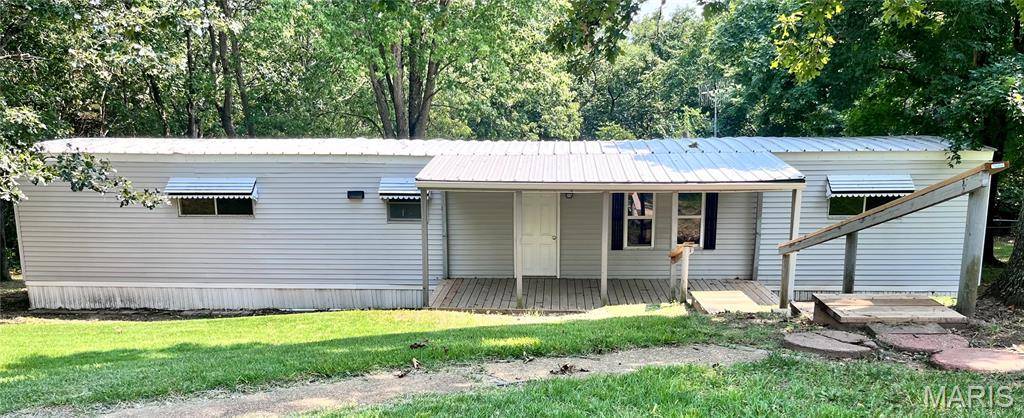 3867 Flucom RD, De Soto, MO 63020