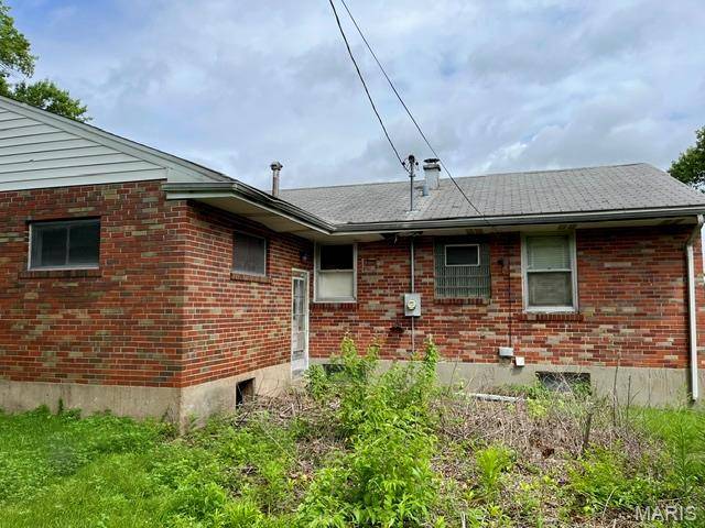 9423 Ardmore DR, St Louis, MO 63137