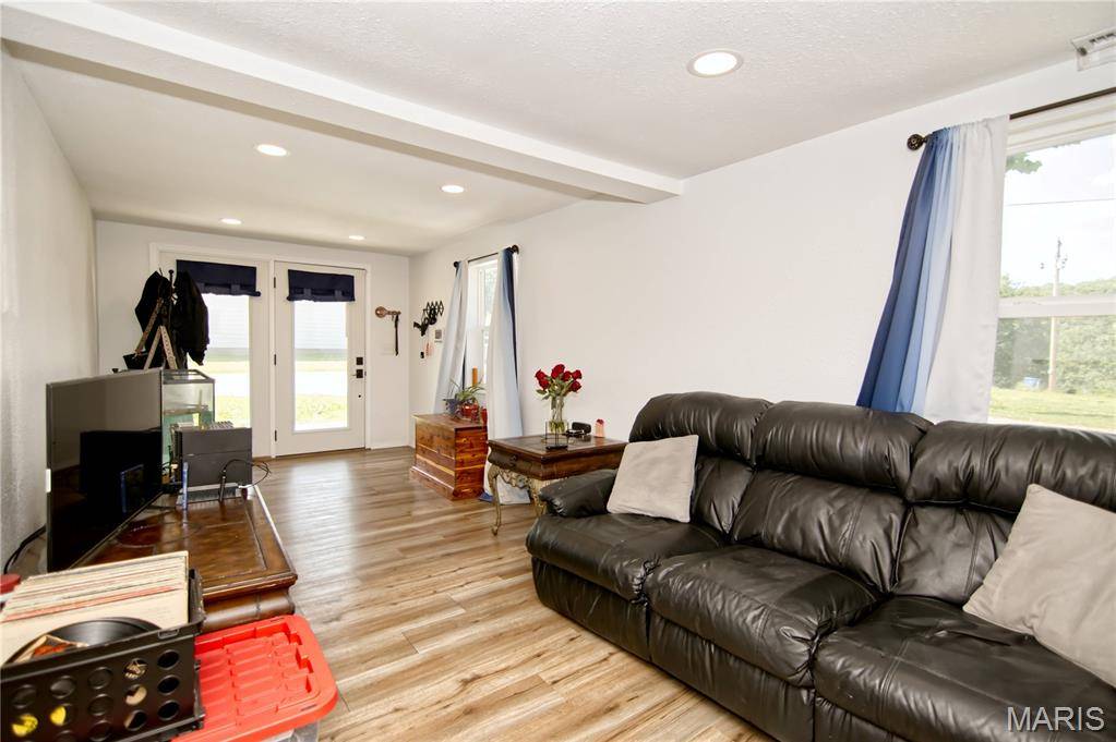 286 Wildflower AVE, Rockaway Beach, MO 65740