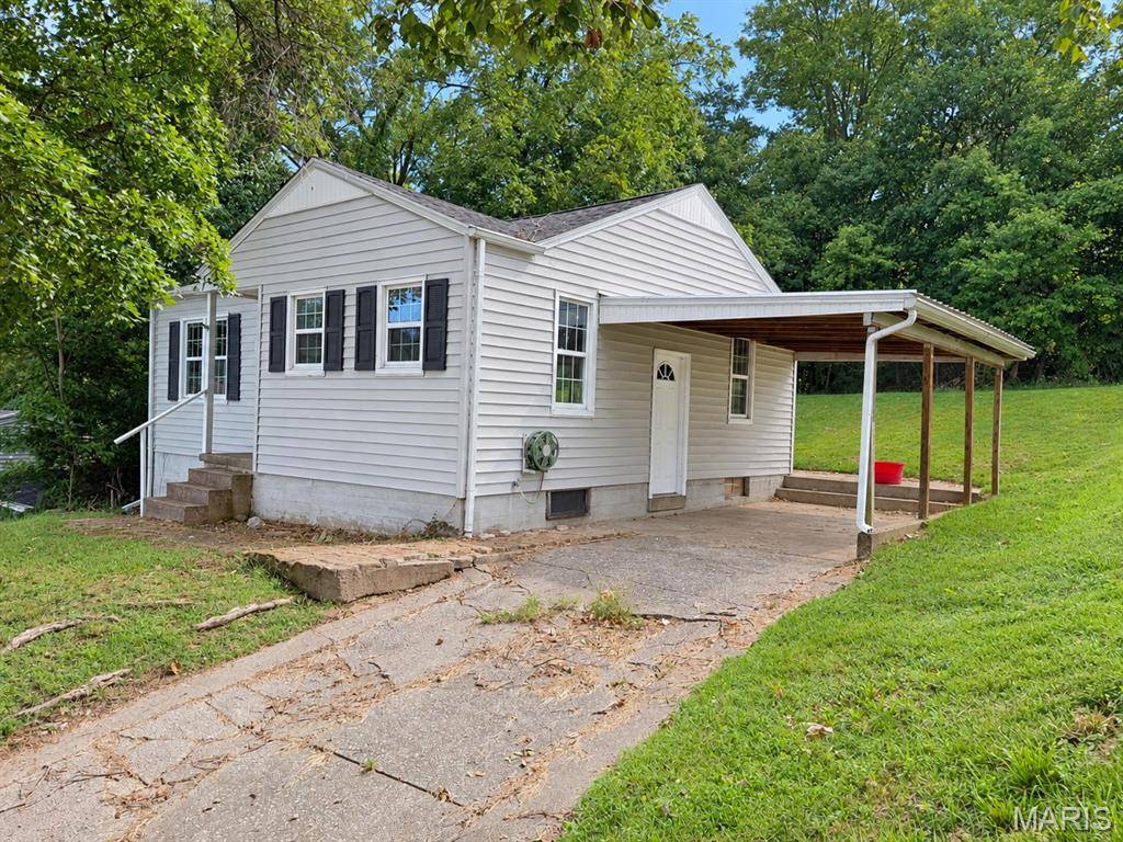 910 N Sprigg ST, Cape Girardeau, MO 63701