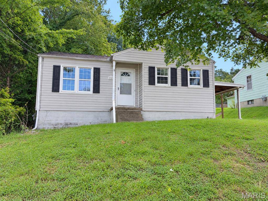 910 N Sprigg ST, Cape Girardeau, MO 63701