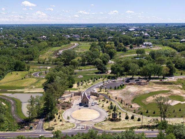 61 E Palatine RD, South Barrington, IL 60010