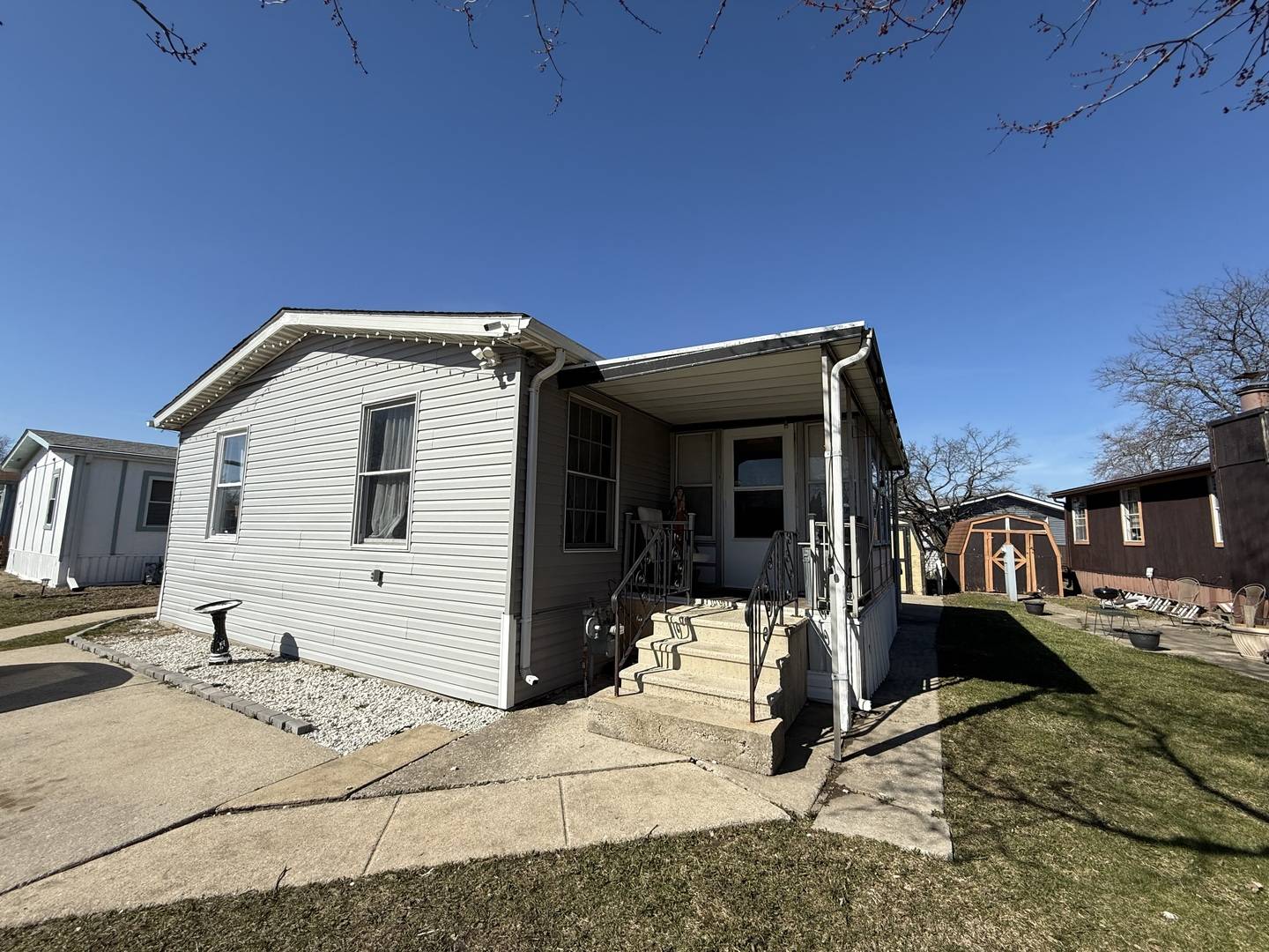 22 Hearthside DR, Matteson, IL 60443