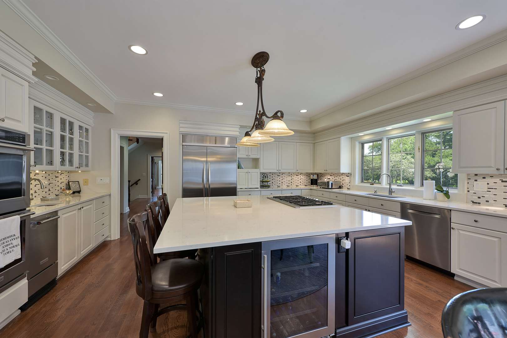 1673 Balmoral LN, Inverness, IL 60067