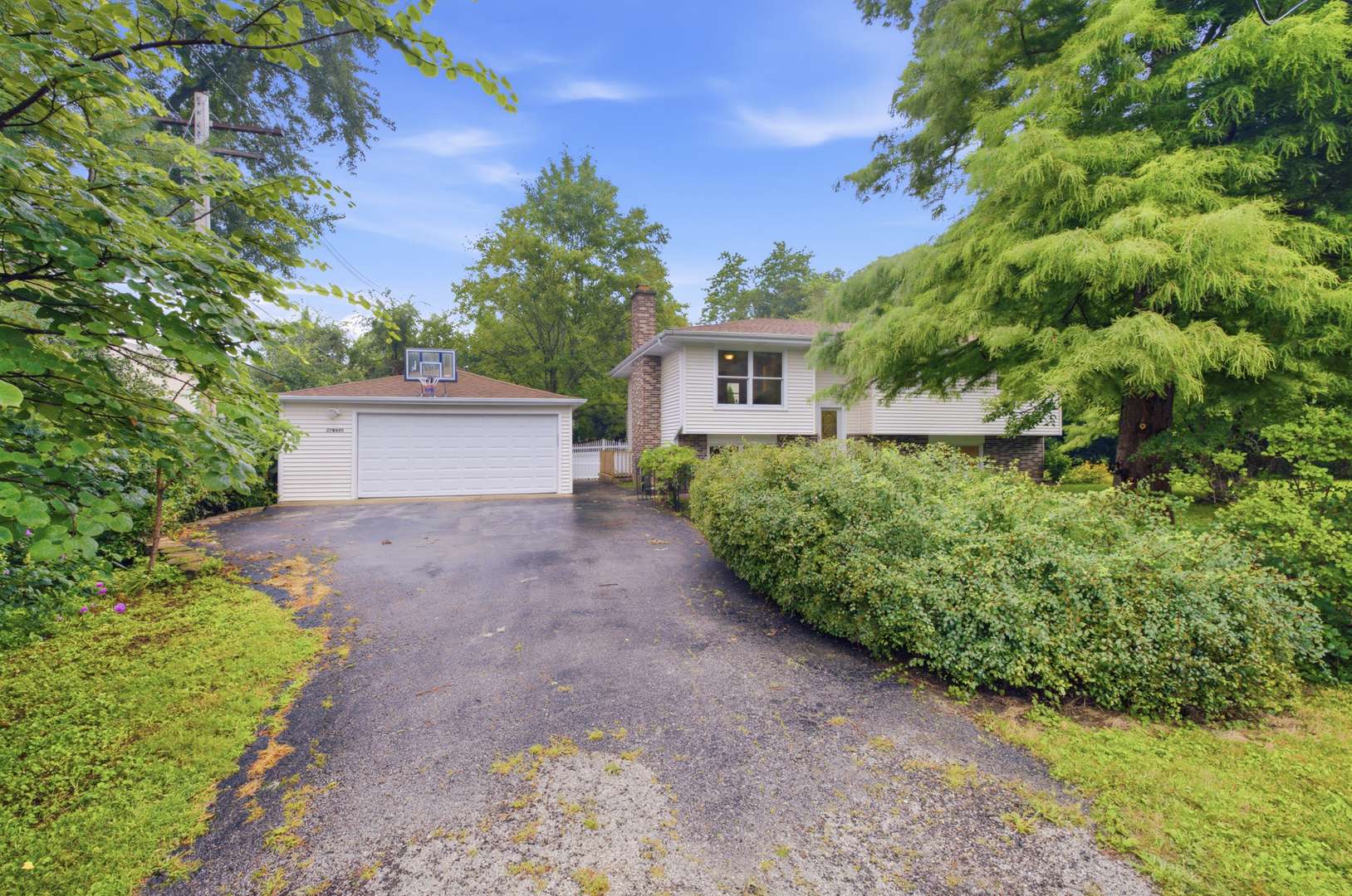 27W440 Central AVE, Warrenville, IL 60555