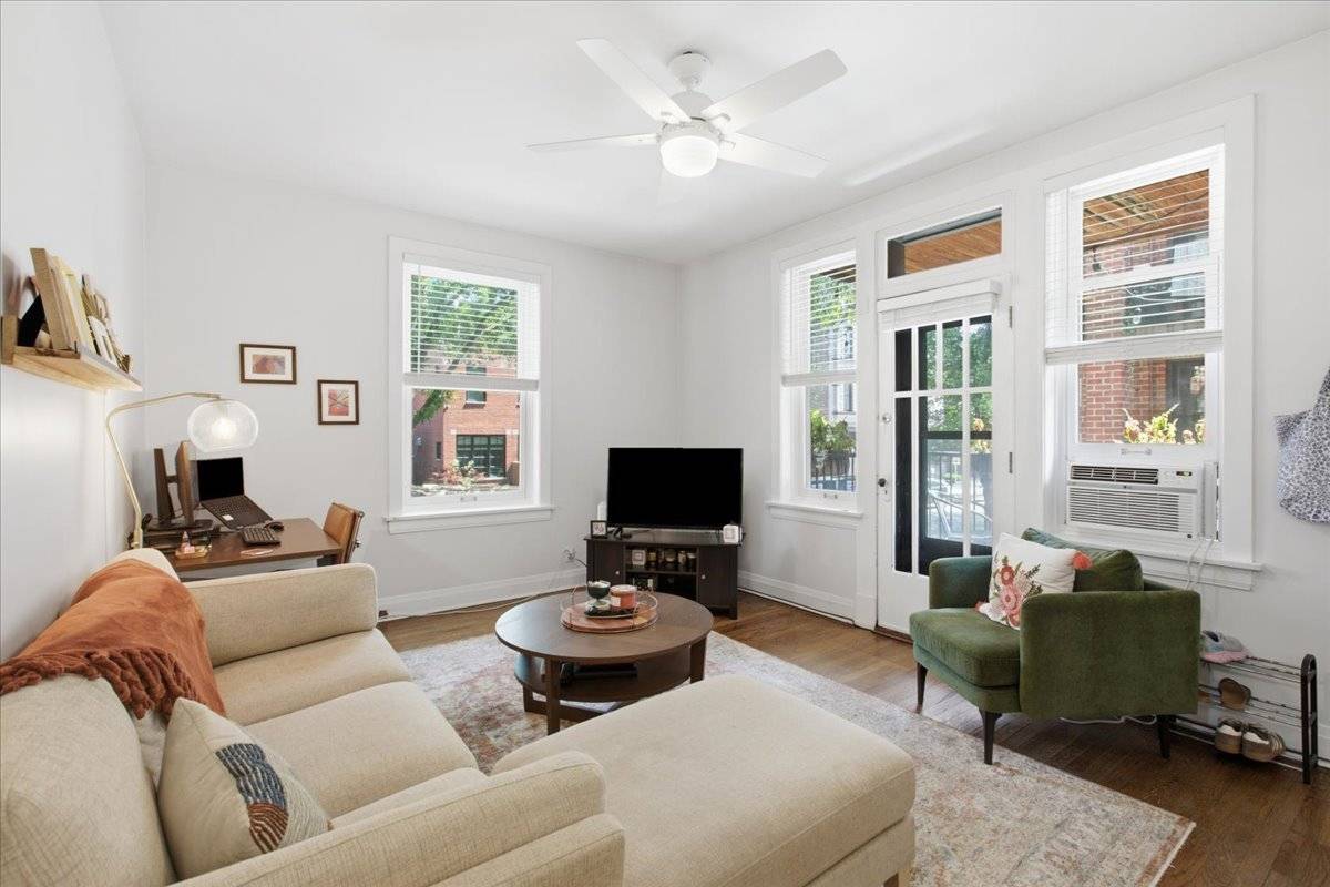 2116 N SEMINARY AVE #26, Chicago, IL 60614