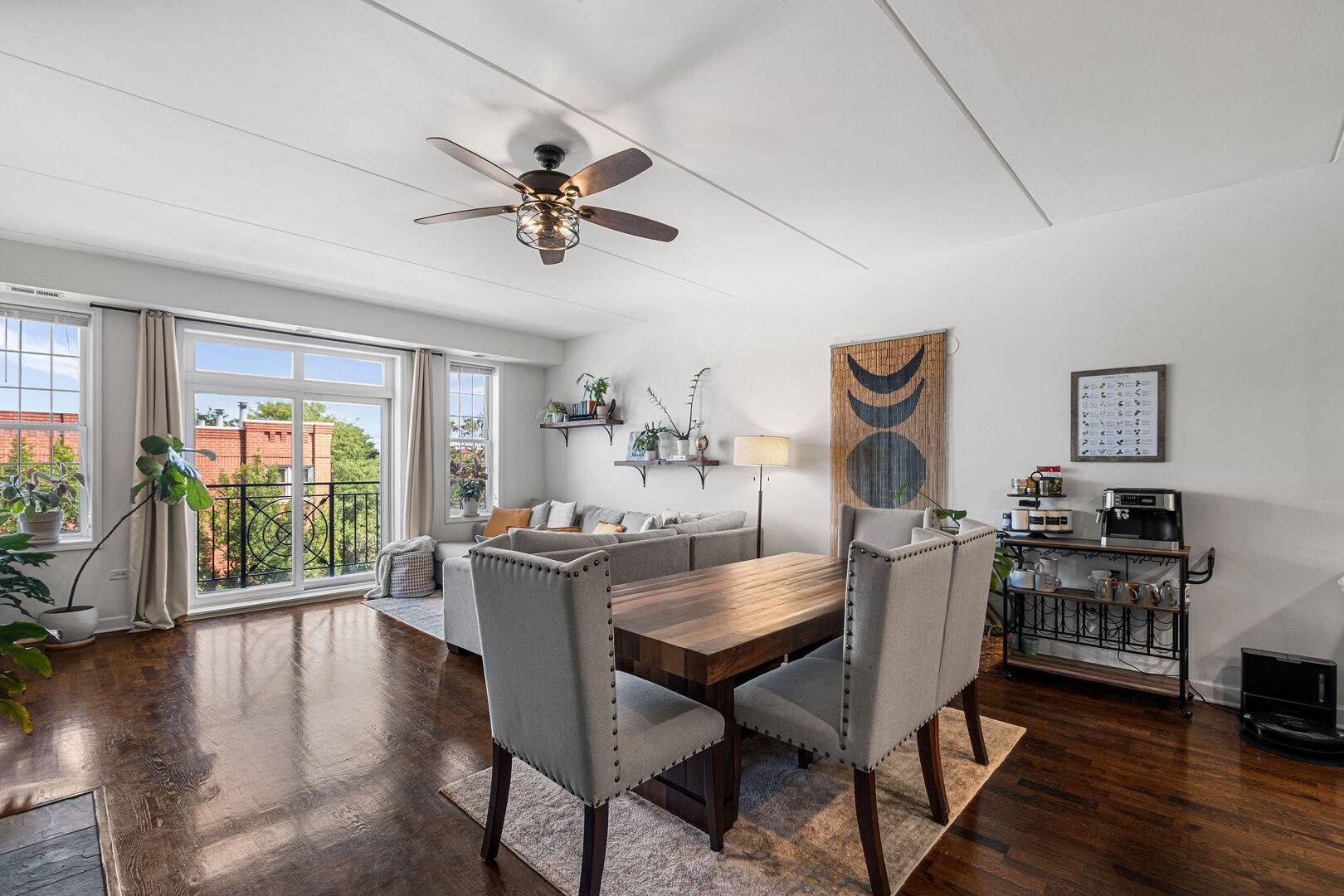 1903 W Diversey Pkwy #301, Chicago, IL 60614