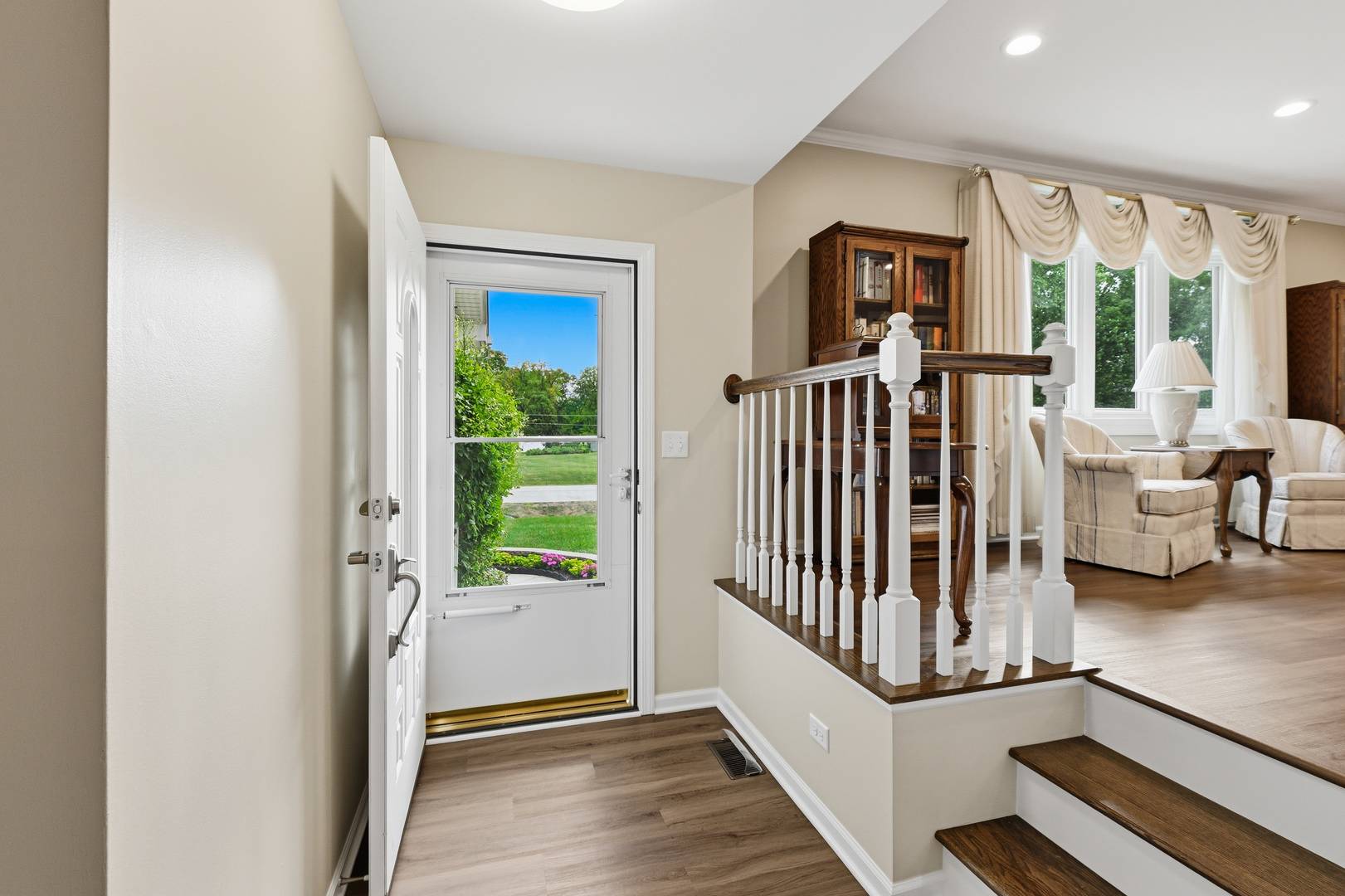 2109 Fairfield RD, Lindenhurst, IL 60046