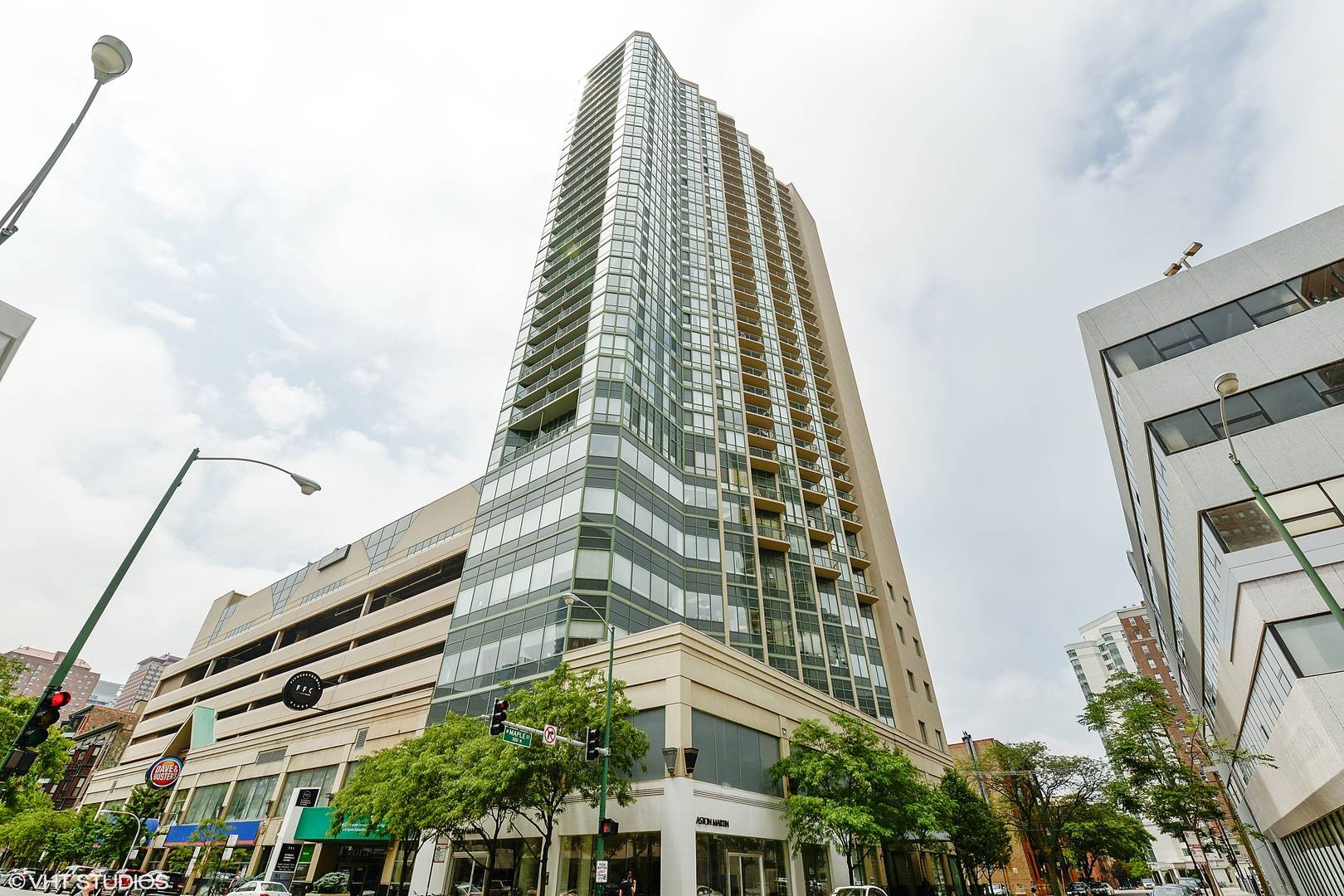 111 W Maple ST #2711, Chicago, IL 60610