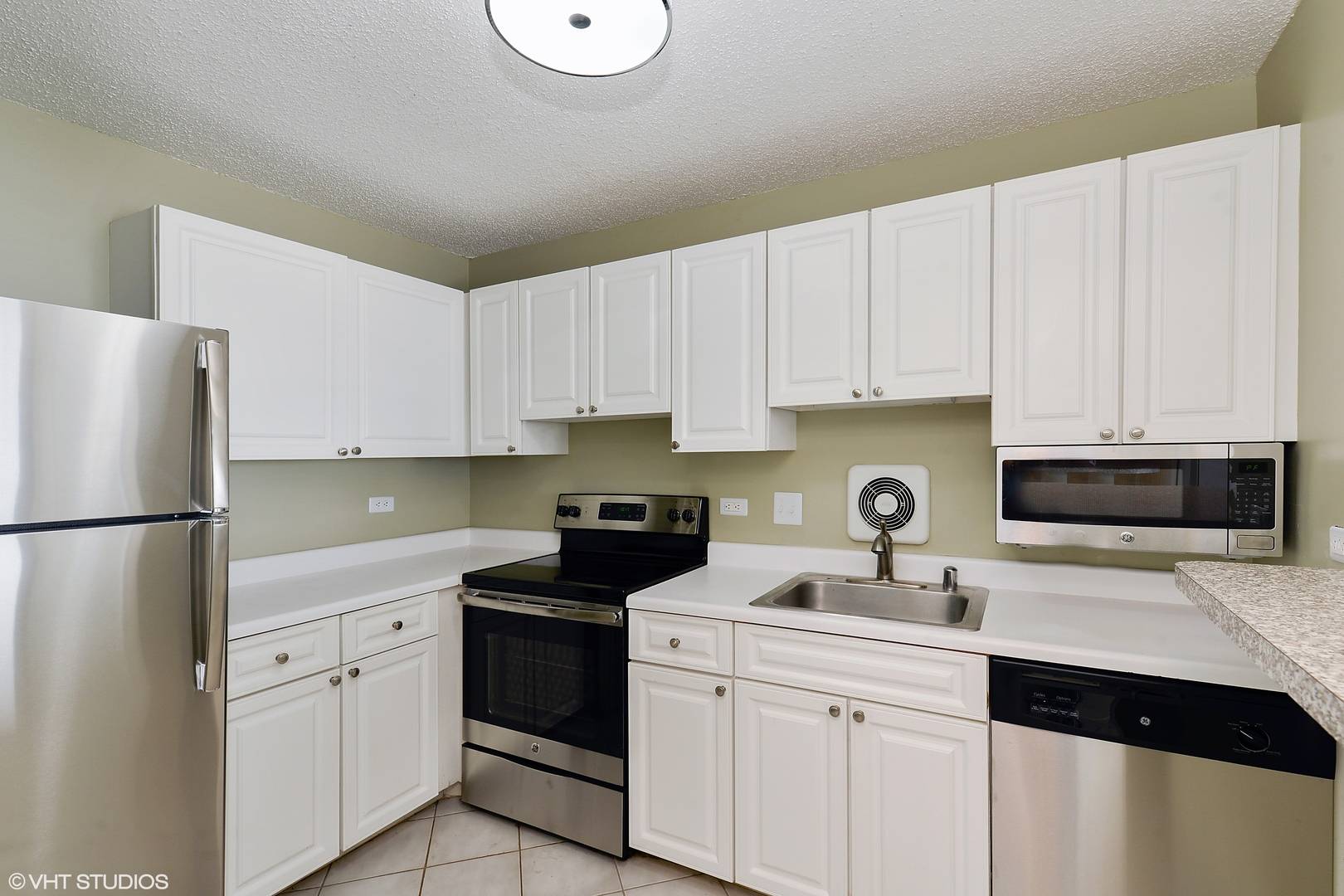 111 W Maple ST #2711, Chicago, IL 60610