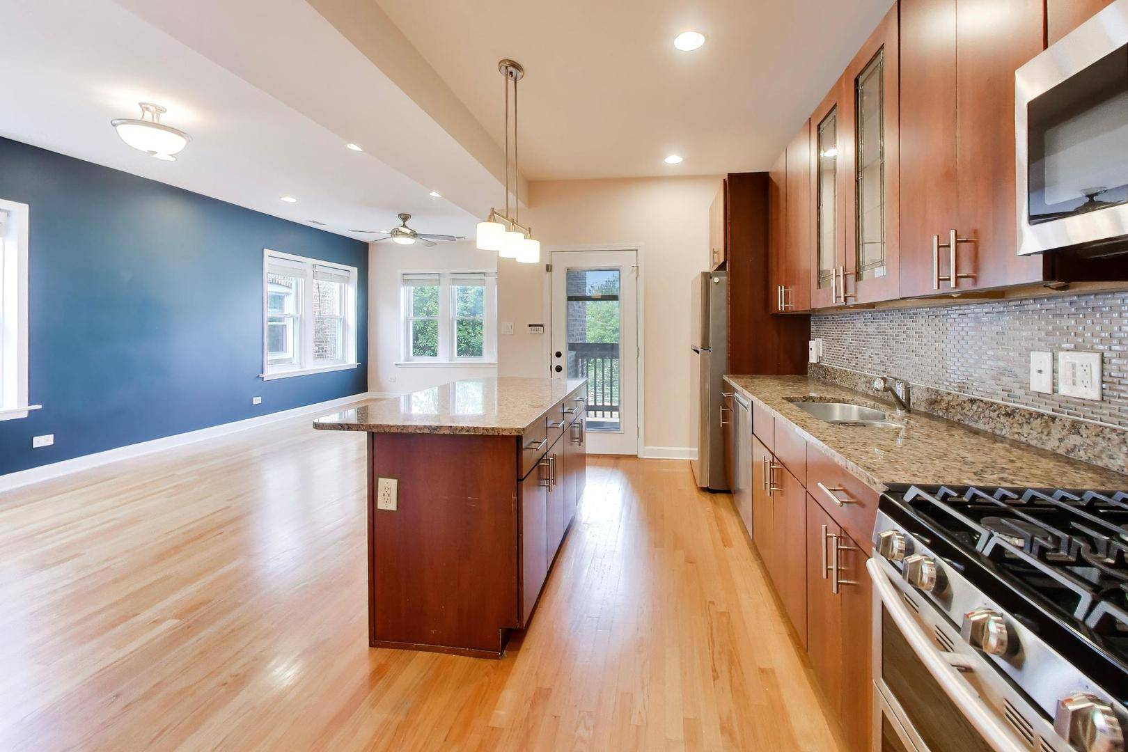 4253 N Mozart ST #3N, Chicago, IL 60618