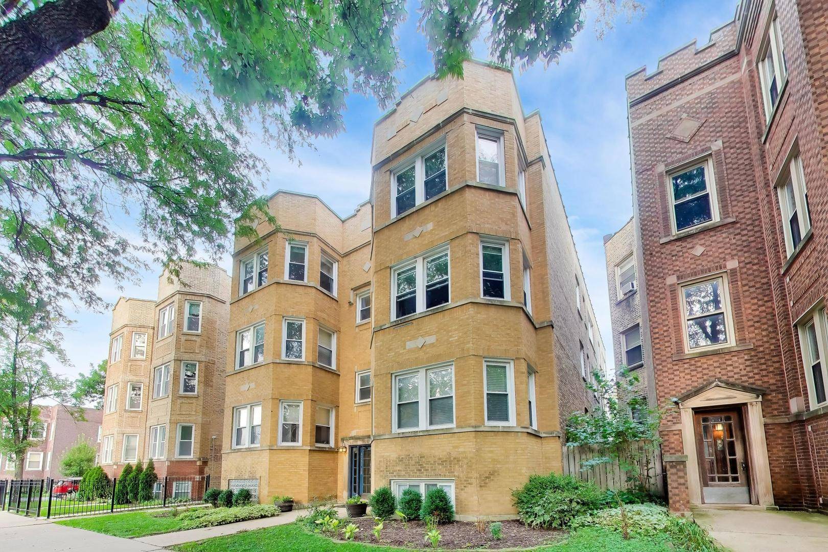 4253 N Mozart ST #3N, Chicago, IL 60618
