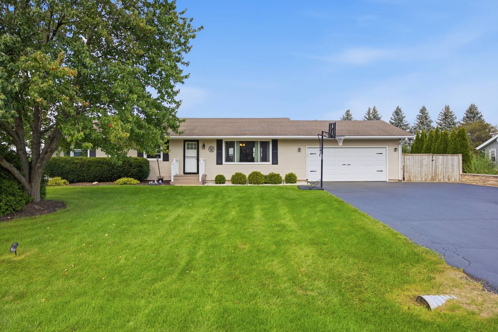 6058 Lora LN, Belvidere, IL 61008
