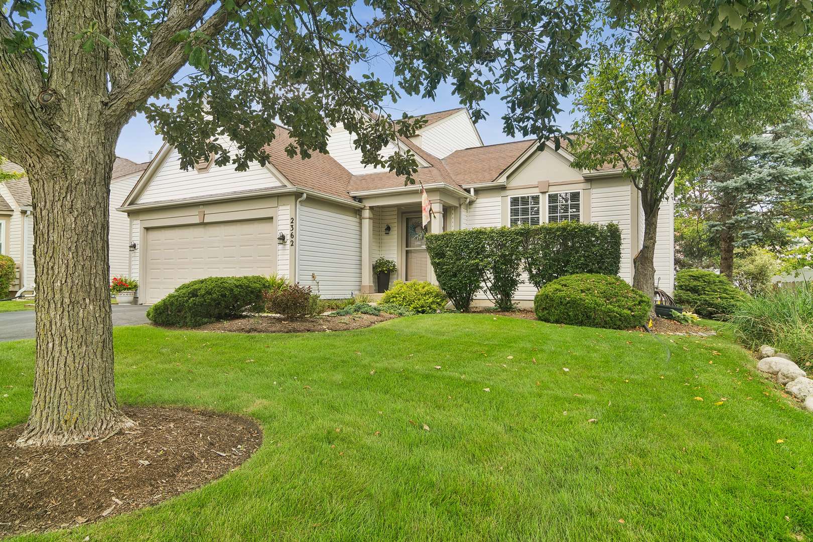 2362 Nantucket LN, Elgin, IL 60123